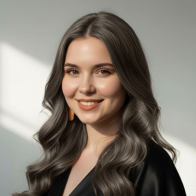 Дымчатая брюнетка